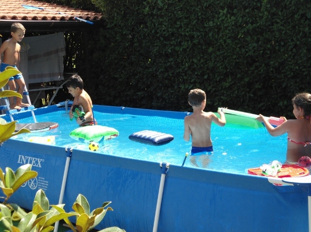 festa in piscina (640x478)